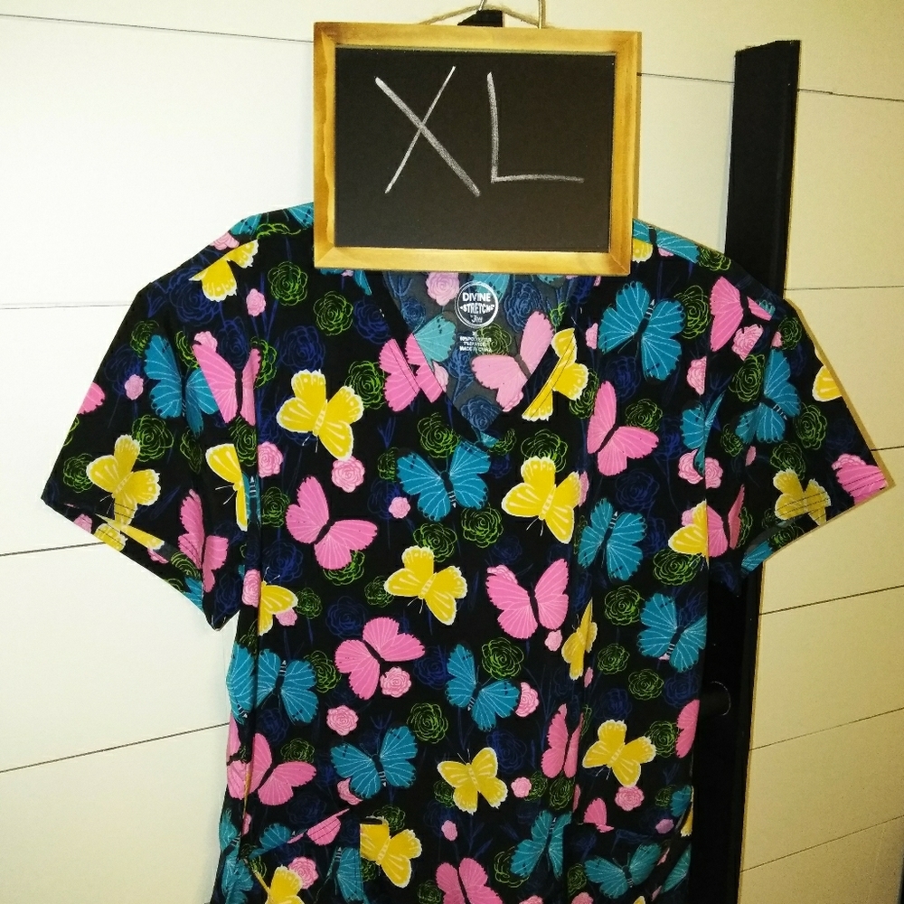 XL Devine Stretch scrub top